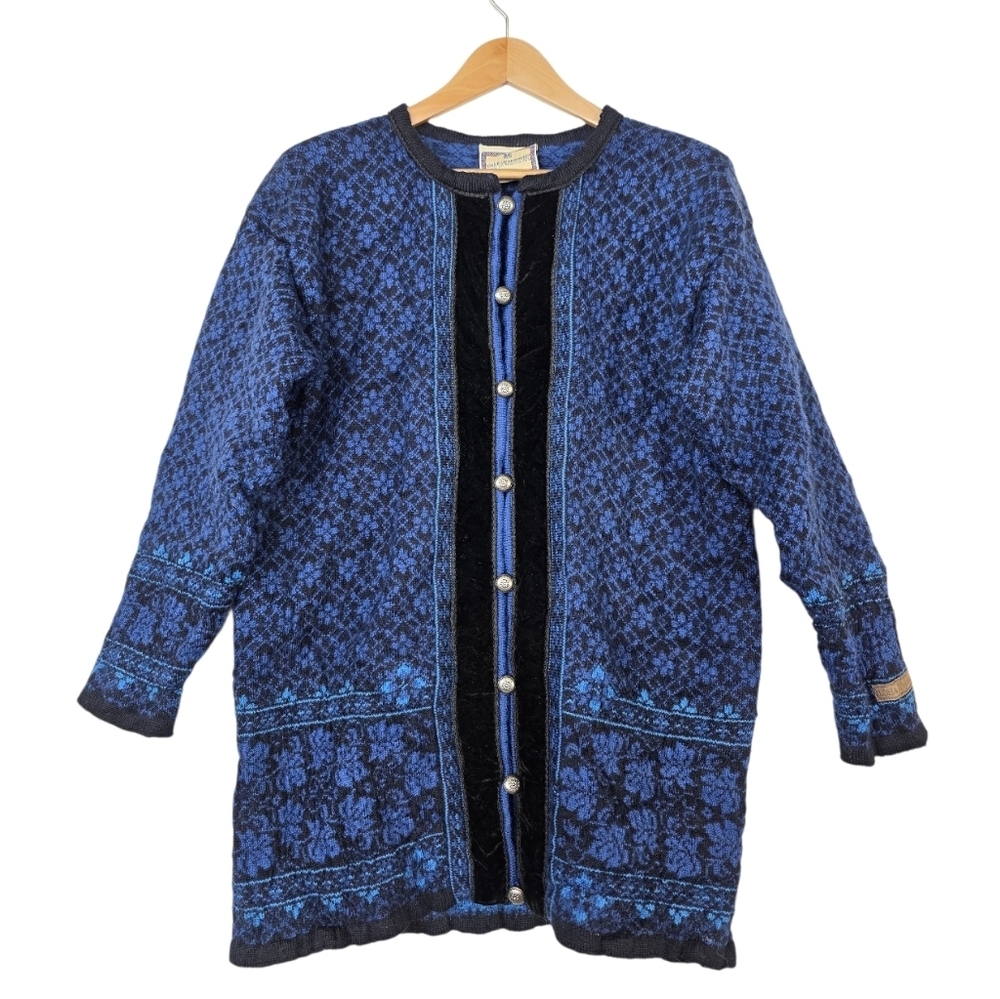 Dale of Norway pure new wool Knit Button front Cardigan